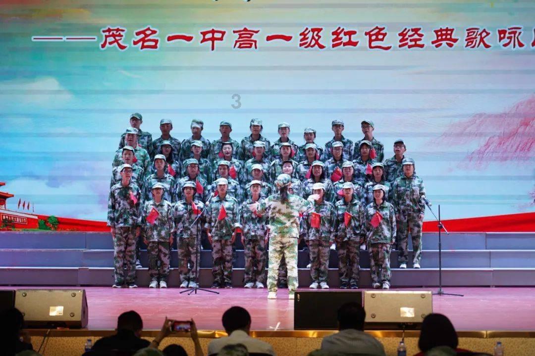 男子捡走他人掉落的奔驰车钥匙，4S店称配一把至少需5000元，警方介入